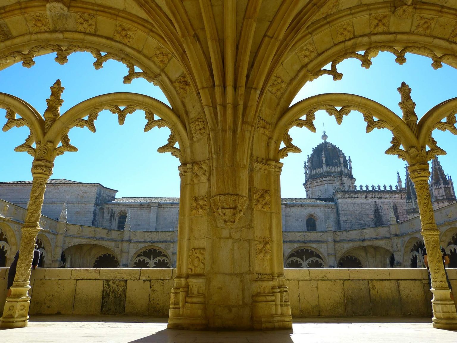 Inicialmente, el Monasterio de los Jerónimos era un antiguo monasterio ...